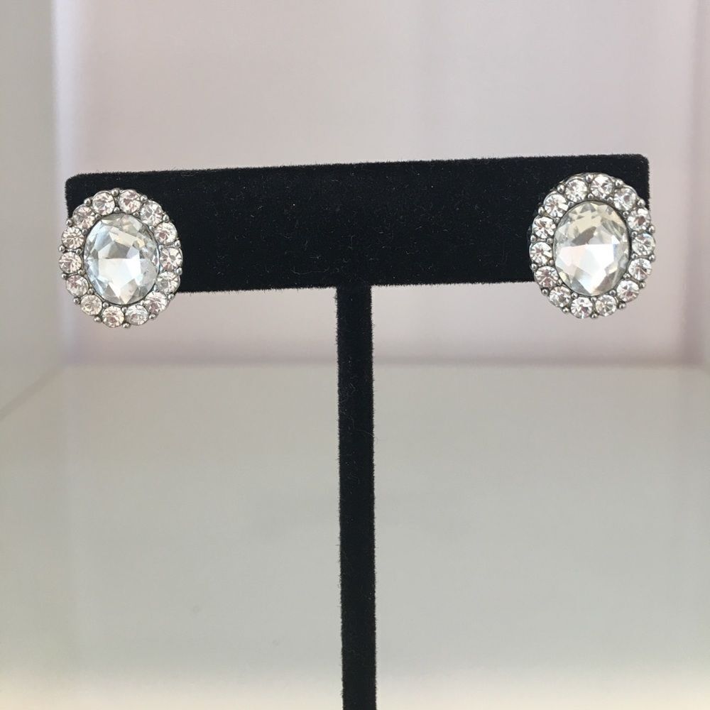 Oval Earrings with round stones